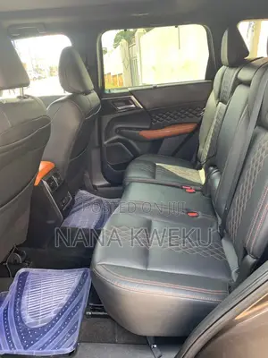 Mitsubishi Outlander SEL Launch Edition 2022 Brown
