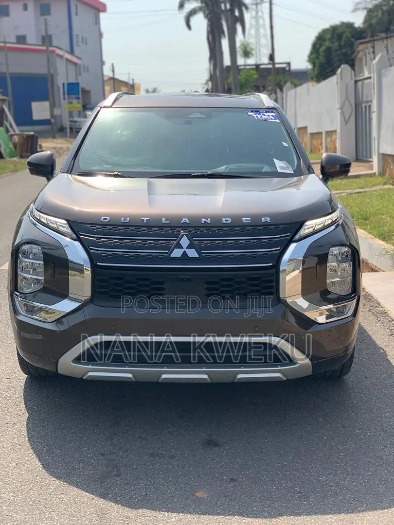 Mitsubishi Outlander SEL Launch Edition 2022 Brown