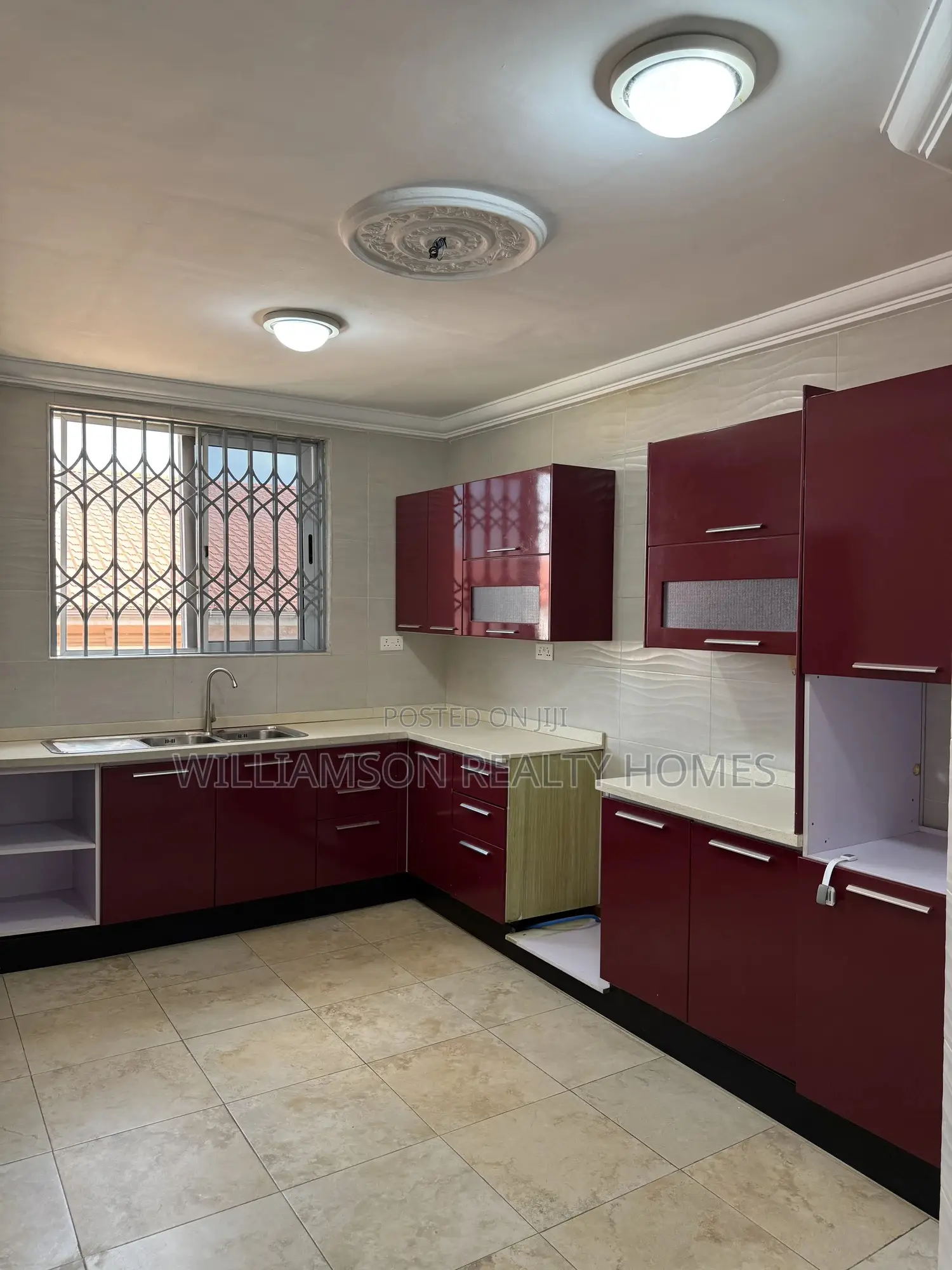 2bdrm Townhouse / Terrace in Community 18 Area, Spintex for rent