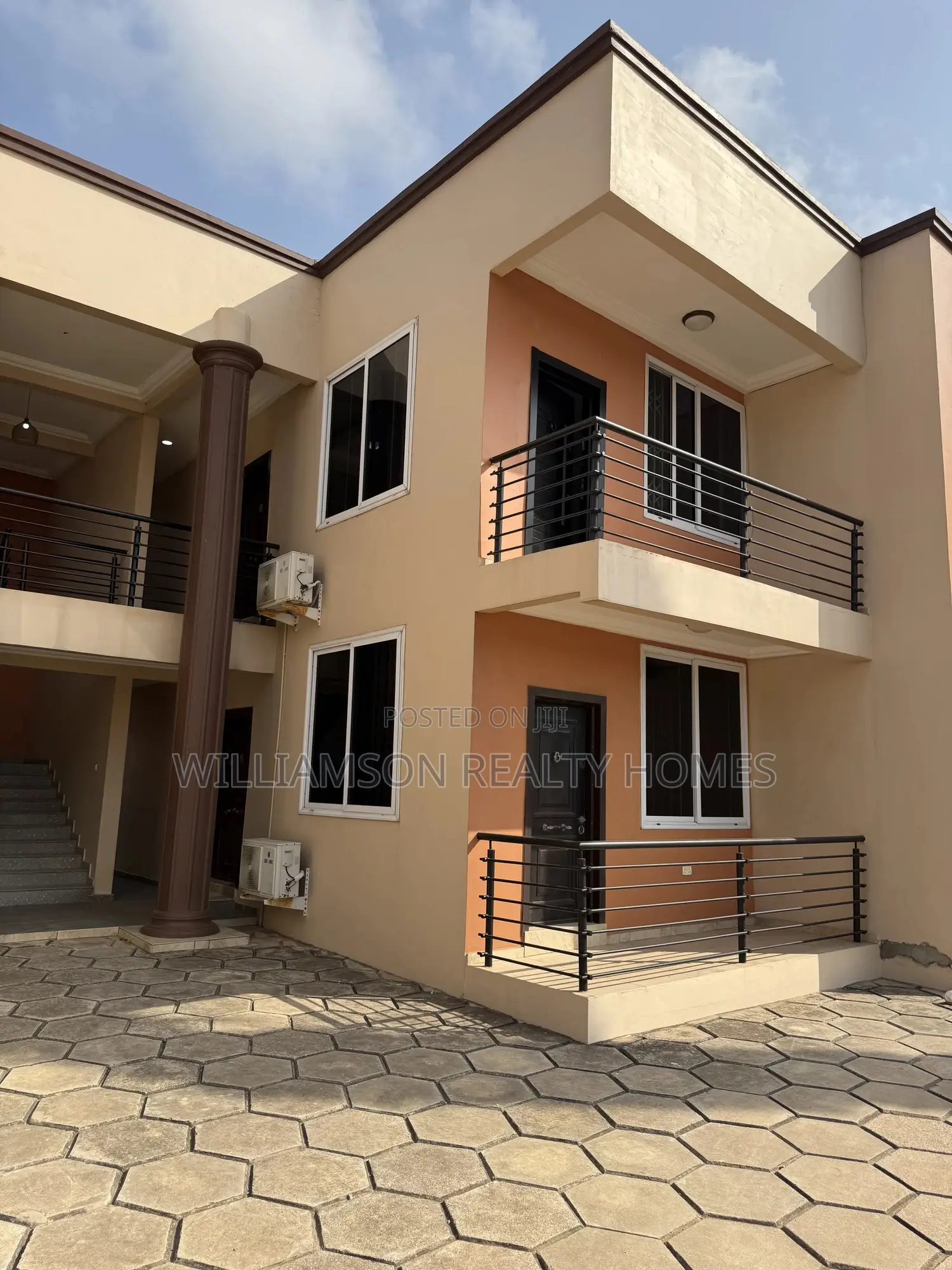 2bdrm Townhouse / Terrace in Community 18 Area, Spintex for rent