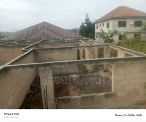 5bdrm Apartment in Pakyi-Obuasi Road, Atwima Nwabiagya for sale