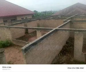 5bdrm Apartment in Pakyi-Obuasi Road, Atwima Nwabiagya for sale
