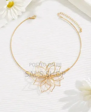 Hollow Flower Choker And Ring