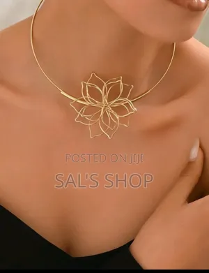 Hollow Flower Choker And Ring