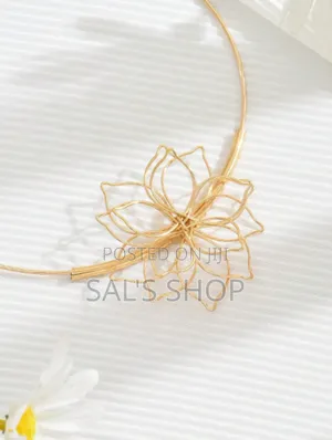 Hollow Flower Choker And Ring