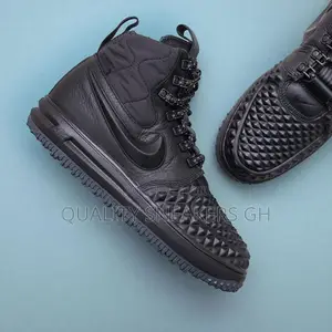 Nike Cartel All Black