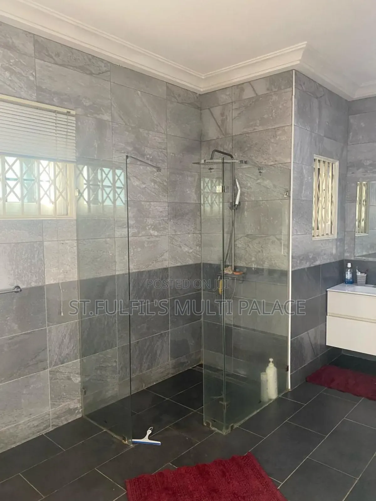 5bdrm House in Oyarifa Aburi, Adenta for sale