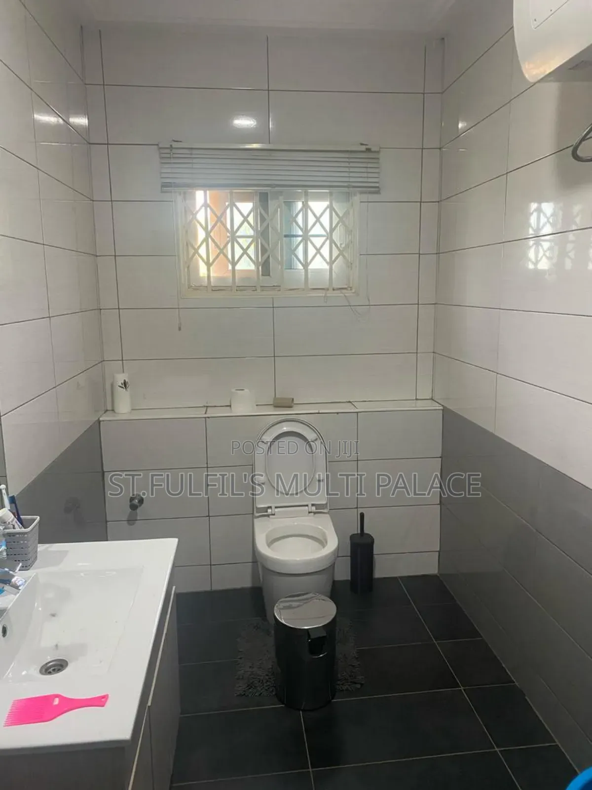 5bdrm House in Oyarifa Aburi, Adenta for sale