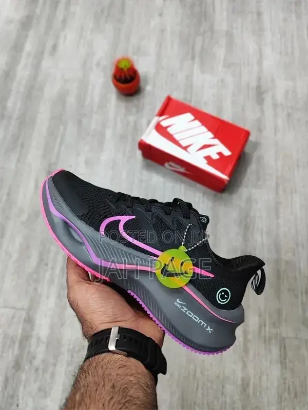 Nike Zoom Runner Sneakers