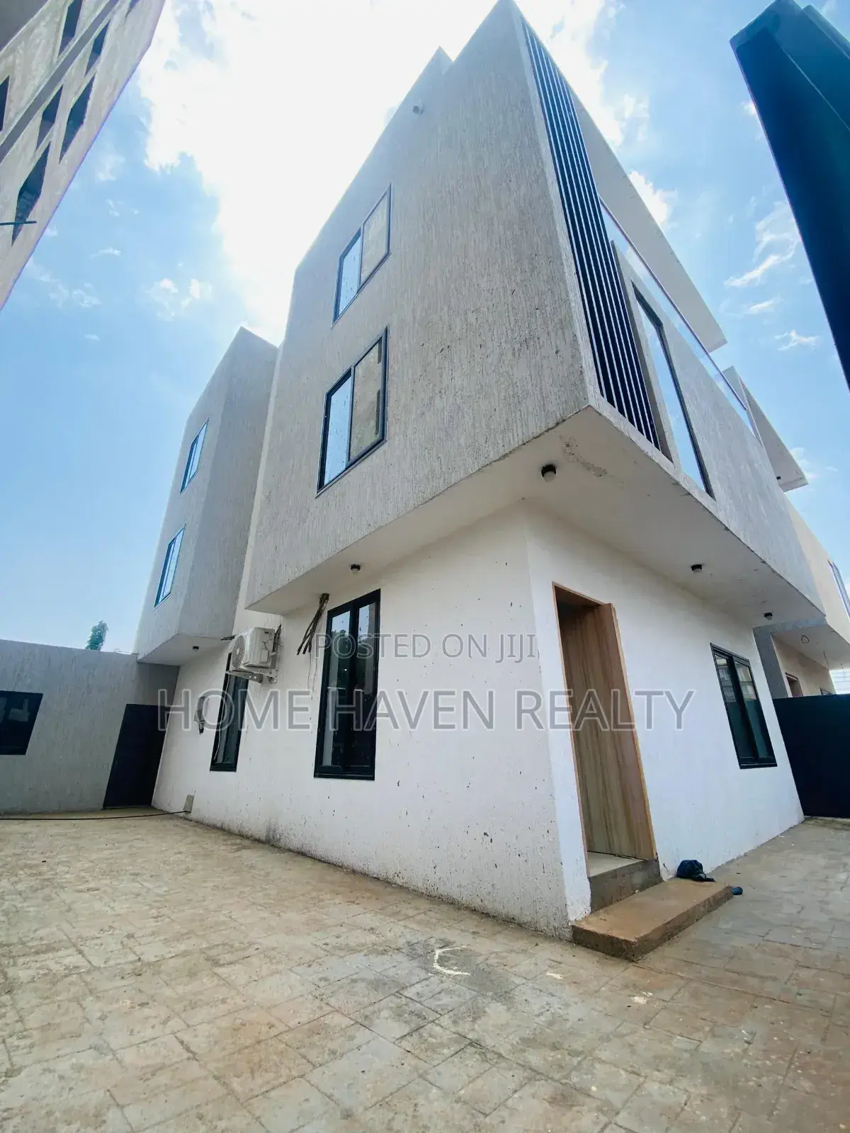 4bdrm House in Abelemkpe for sale