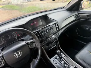 Honda Accord Sport 4dr Sedan FWD (2.4L 4cyl 2A) 2017 Red
