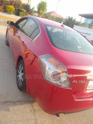 Nissan Altima 2012 Red