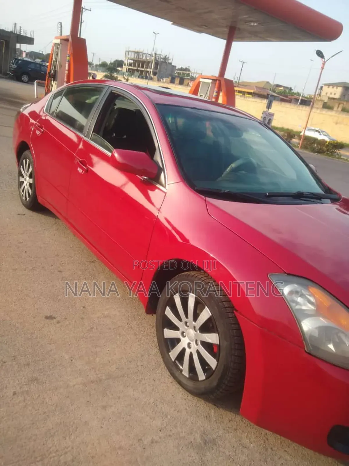Nissan Altima 2012 Red