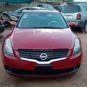 Nissan Altima 2012 Red