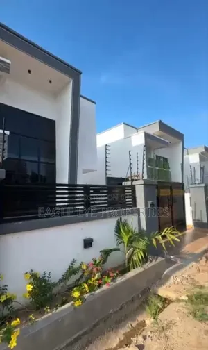 4bdrm House in Sakumono for sale
