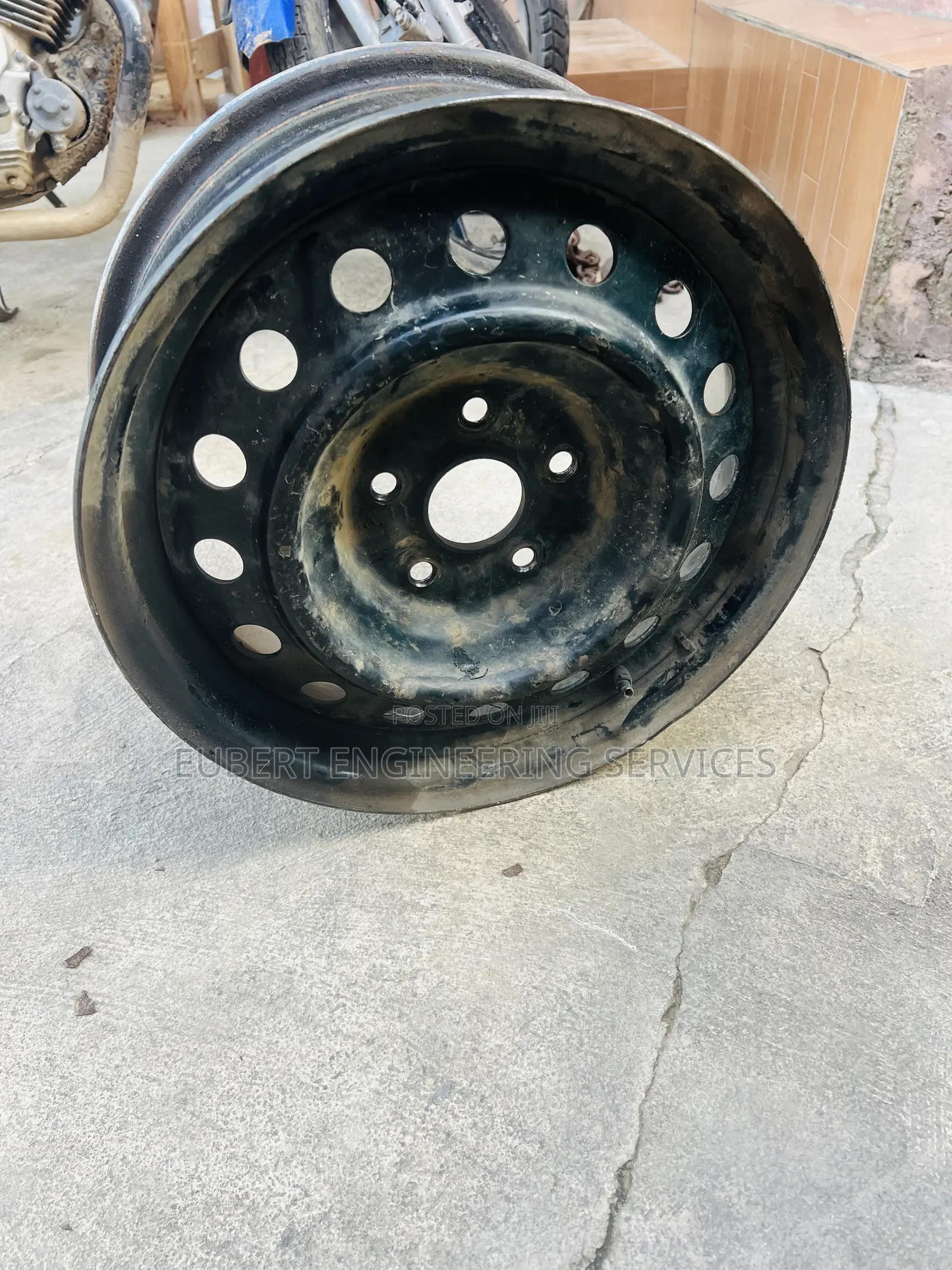 Metal Black Rim 16