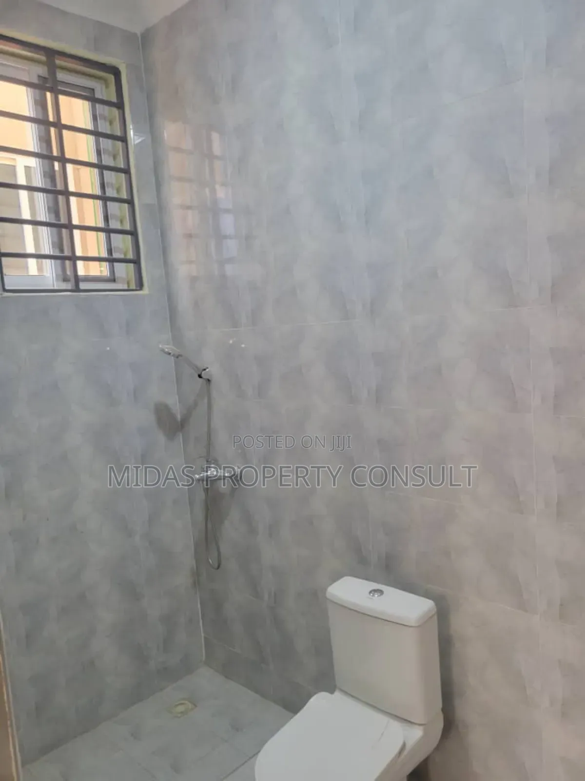 4bdrm House in Okpoigonno, Teshie for sale