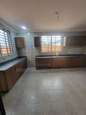 4bdrm House in Okpoigonno, Teshie for sale