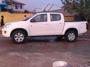 Isuzu D-MAX 2014 White