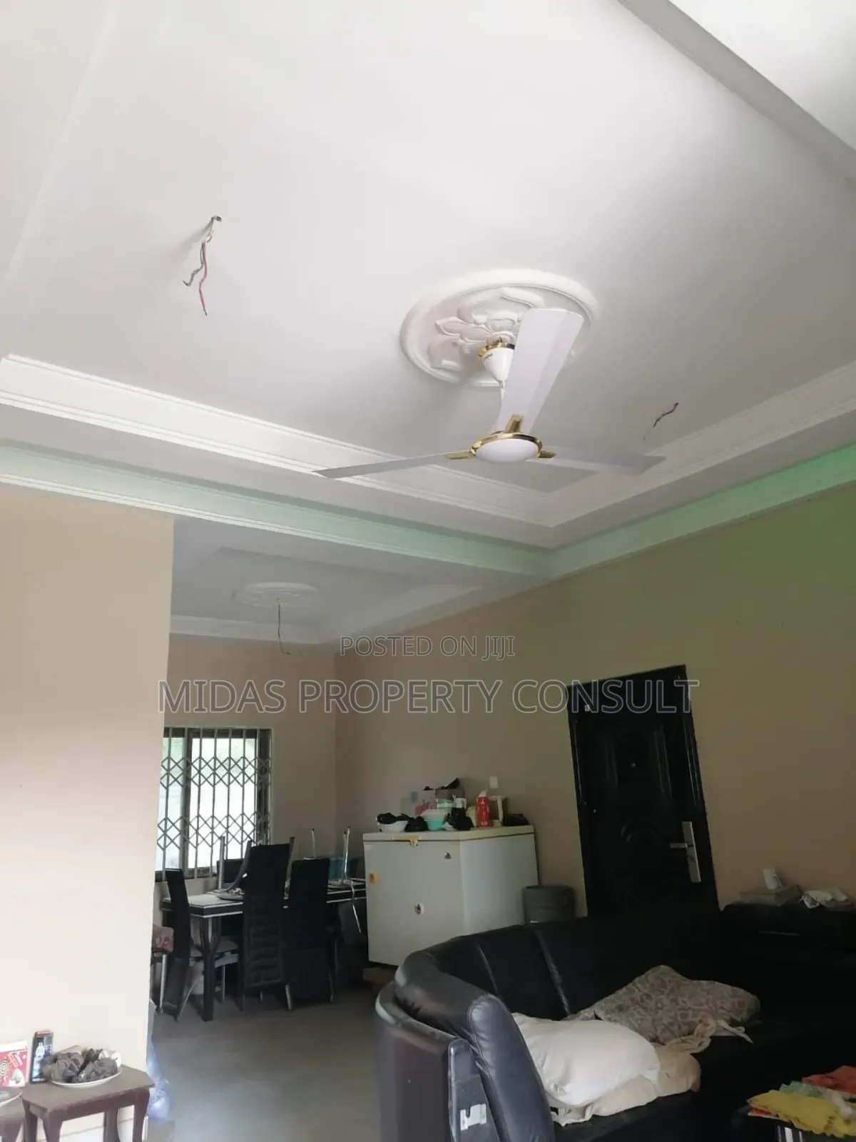 5bdrm House in Kutunse, Amasaman for sale