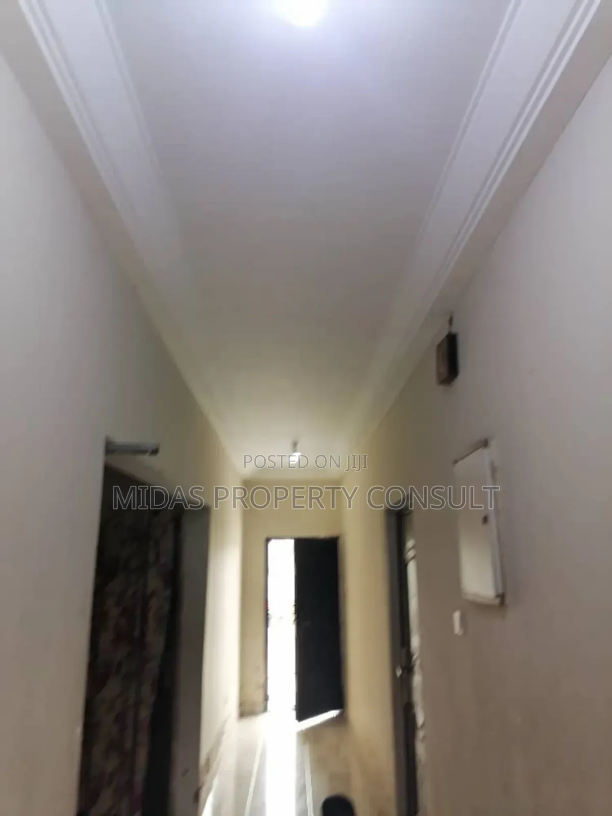 5bdrm House in Kutunse, Amasaman for sale