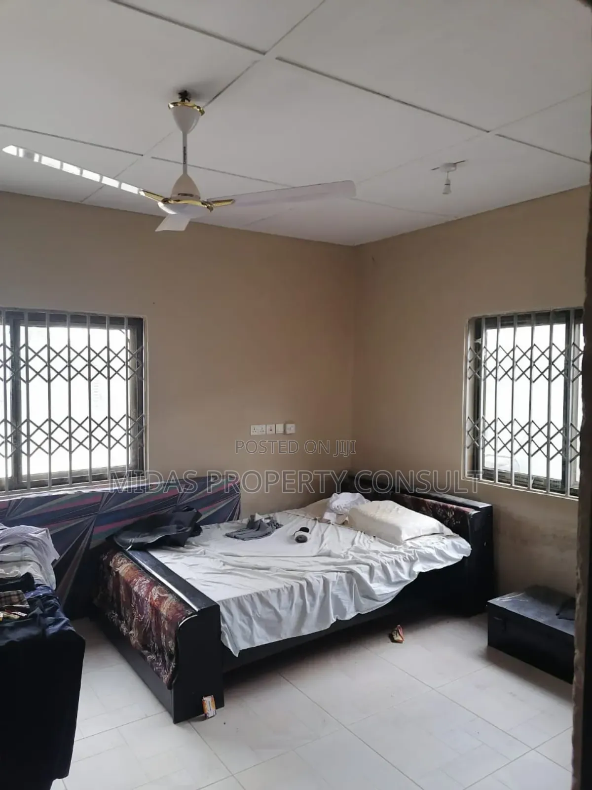 5bdrm House in Kutunse, Amasaman for sale