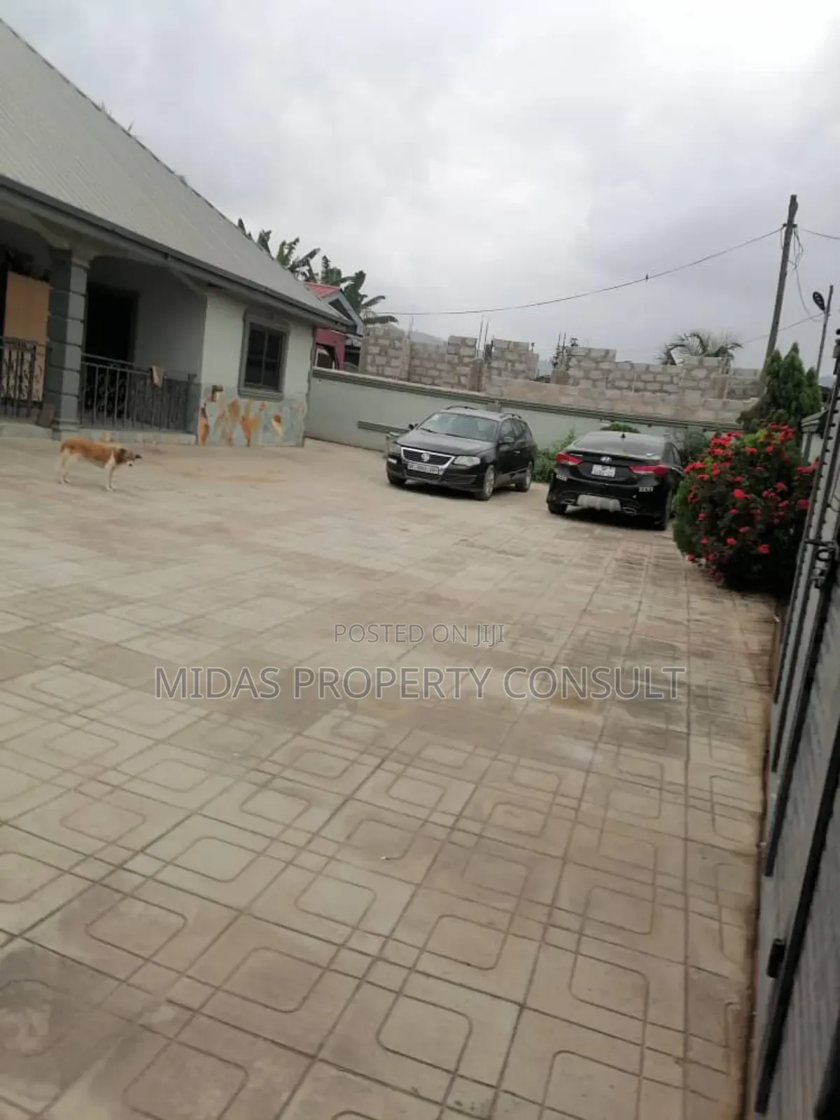 5bdrm House in Kutunse, Amasaman for sale
