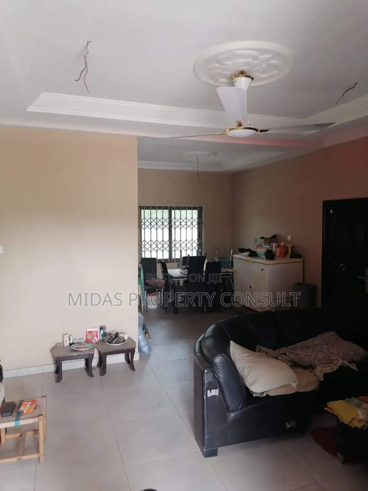 5bdrm House in Kutunse, Amasaman for sale