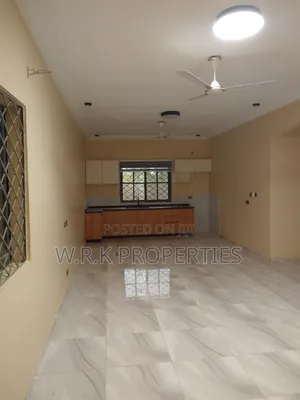 2bdrm Block of Flats in Pastoria Koforidua, New-Juaben Municipal