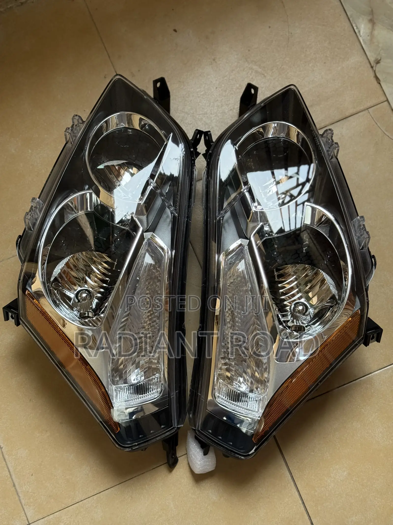 Pontiac Vibe 2009-2011 Headlight
