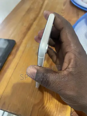 Apple iPhone XR 64 GB White