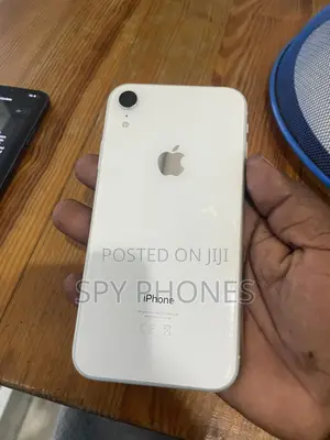 Apple iPhone XR 64 GB White