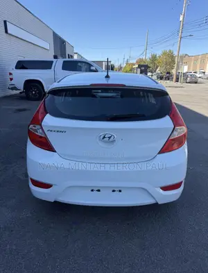 Hyundai Accent SE Hatchback 2017 White