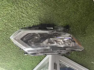Nissan Rouge 2016-2018 Headlight Used