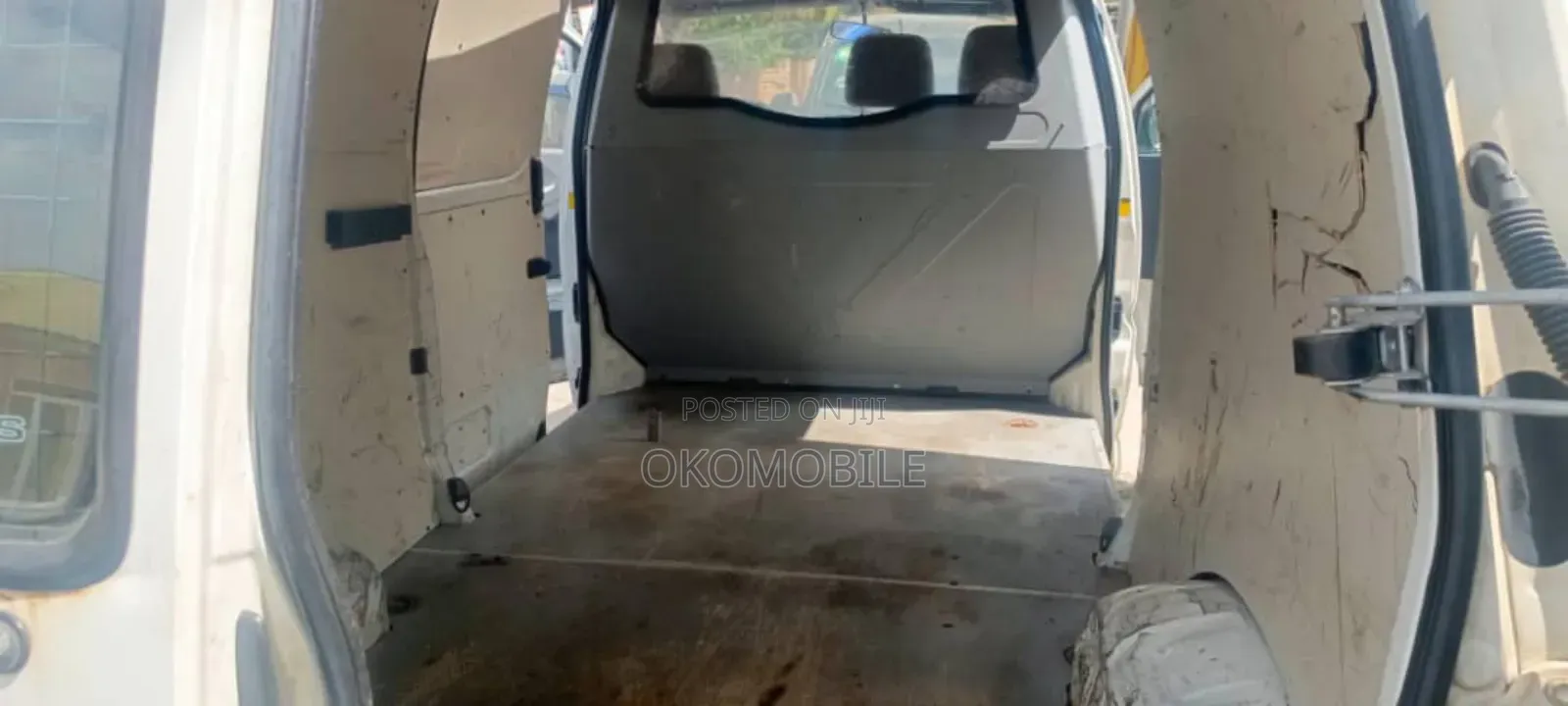 Toyota HiAce 2011 White