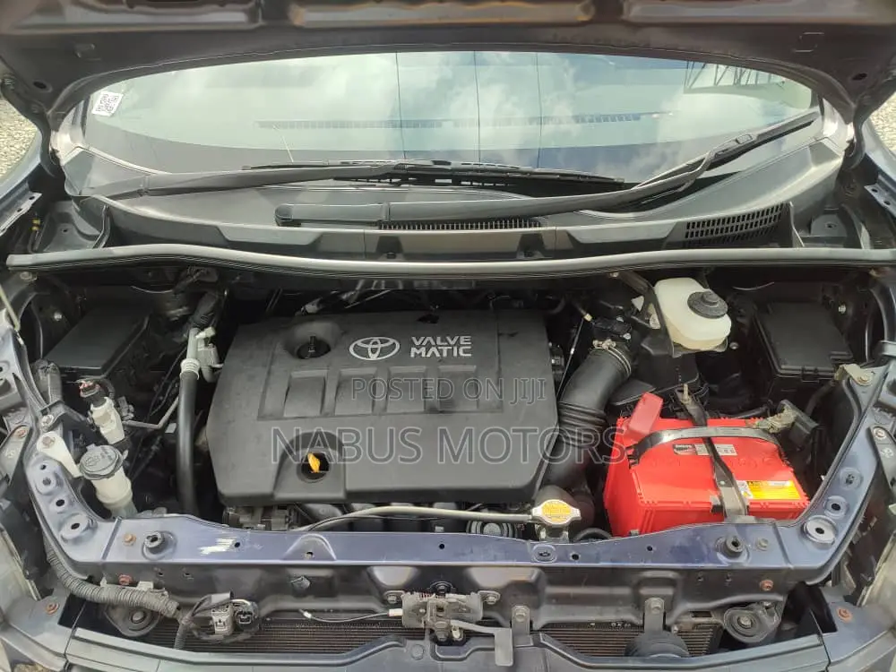 Toyota Voxy 2012 Grey