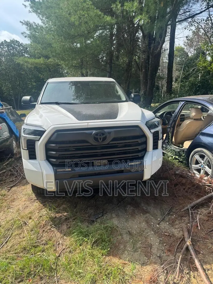Toyota Tundra SR Double Cab 6.5' Bed 2023 White