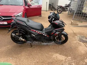 Yamaha 2022 Black