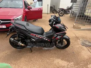Yamaha 2022 Black