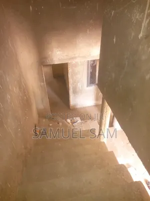 5bdrm House in Tema Golf City for sale
