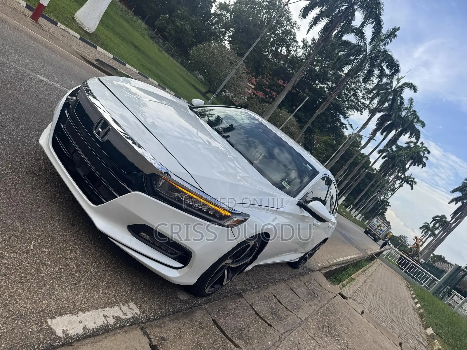 Honda Accord Sport (2.0L 4cyl Turbo 10A) 2019 White