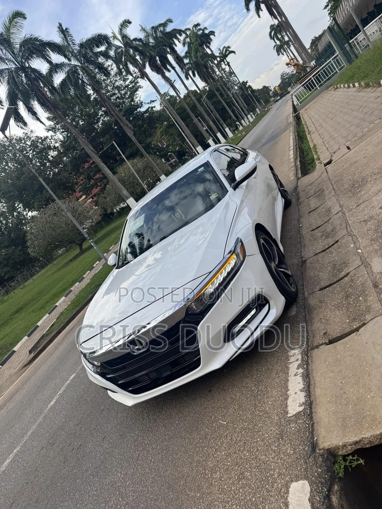 Honda Accord Sport (2.0L 4cyl Turbo 10A) 2019 White