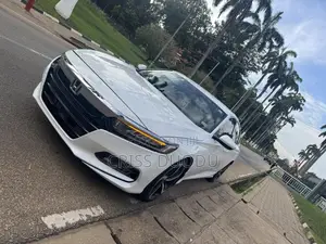 Honda Accord Sport (2.0L 4cyl Turbo 10A) 2019 White
