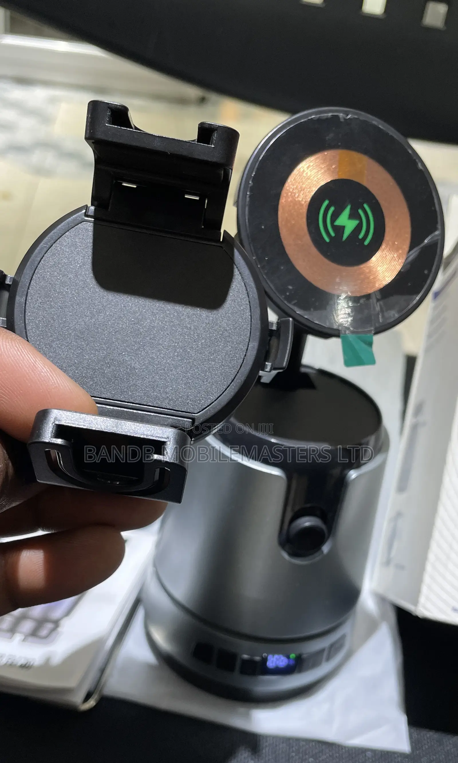 Magnetic Charging Facial Tracking
