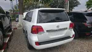 Toyota Land Cruiser 4.5 V8 DSL 2014 White