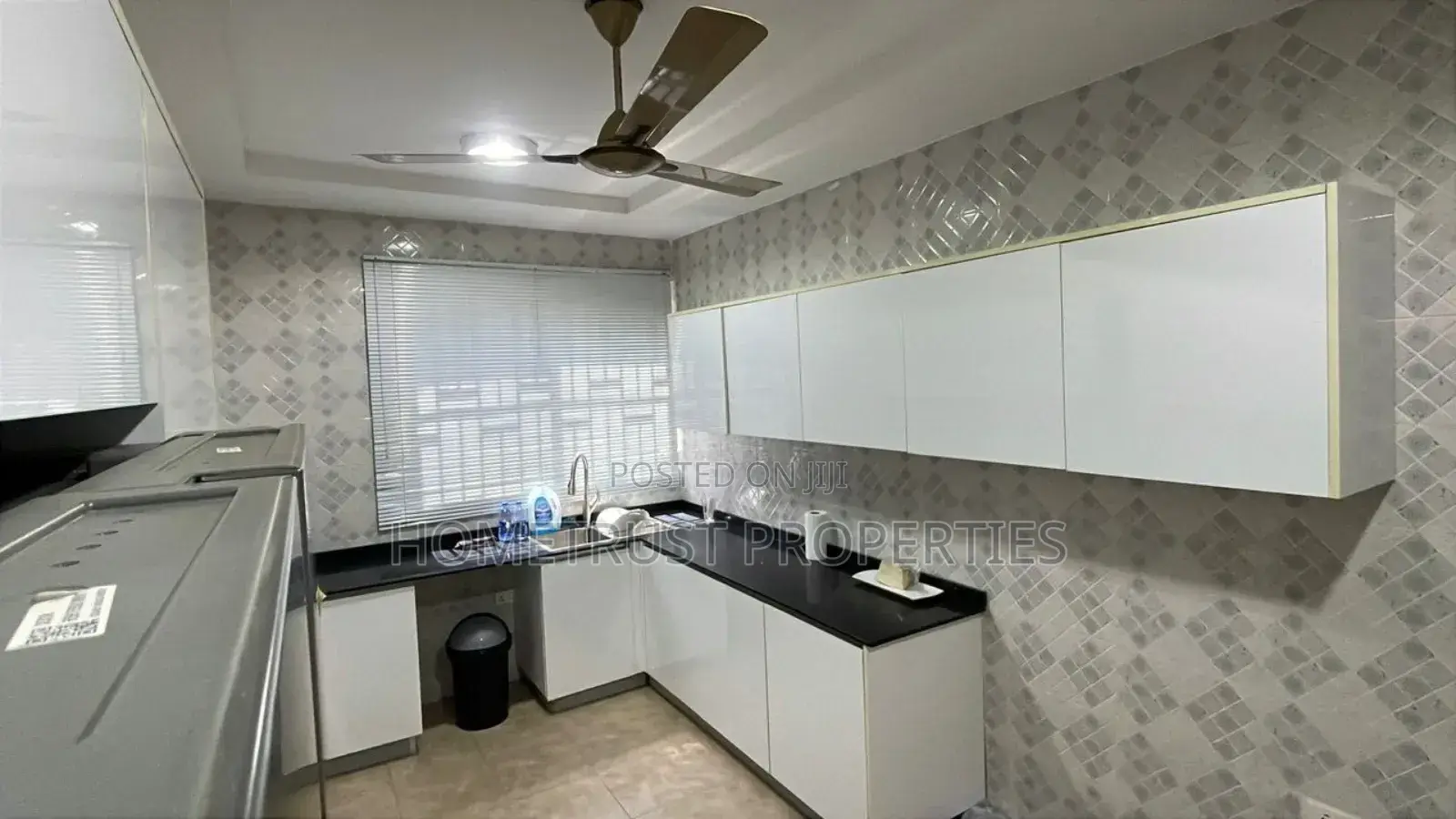 6bdrm House in Hometrust Properties, Ablekuma for sale