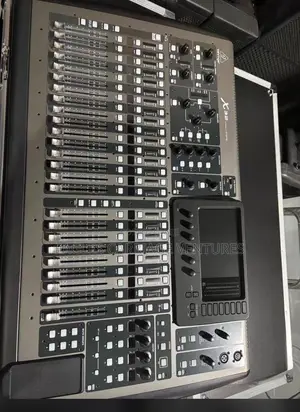 Behringer X-32 Mixing Console