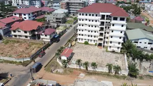 20bdrm House in Airport Hills, Accra Metropolitan for sale