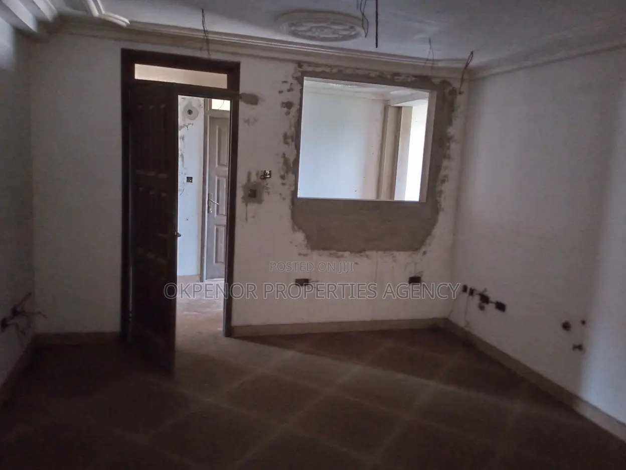 20bdrm House in Airport Hills, Accra Metropolitan for sale