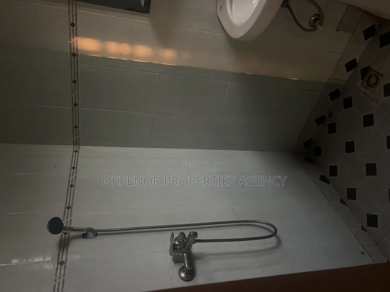 4bdrm House in Tema Community25 for sale
